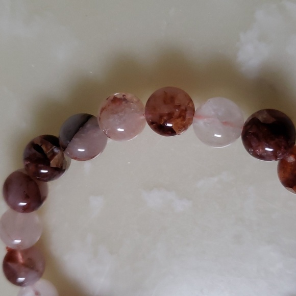 Natural Red Phantom Quartz stretch crystal bracelet 8.5mm - Picture 4 of 4